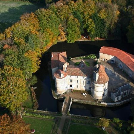 Chateau Des Martinanches Bed & Breakfast Saint-Dier-d'Auvergne Exterior photo